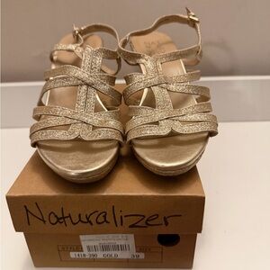 Naturalizer Glittering Gold Sandals‎ size 8
